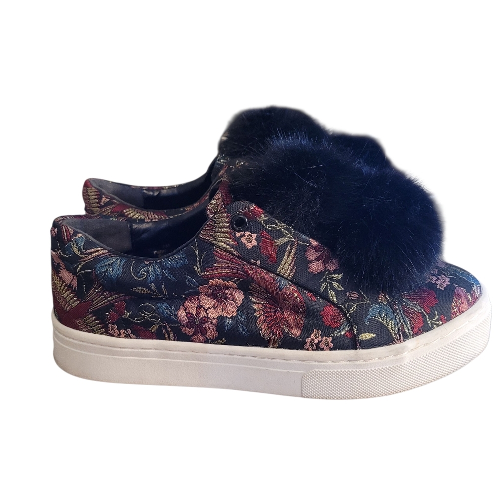 Sam Edelman Leya Pom Pom Platform sneakers- 7.        L107